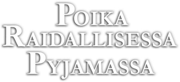 Poika raidallisessa pyjamassa